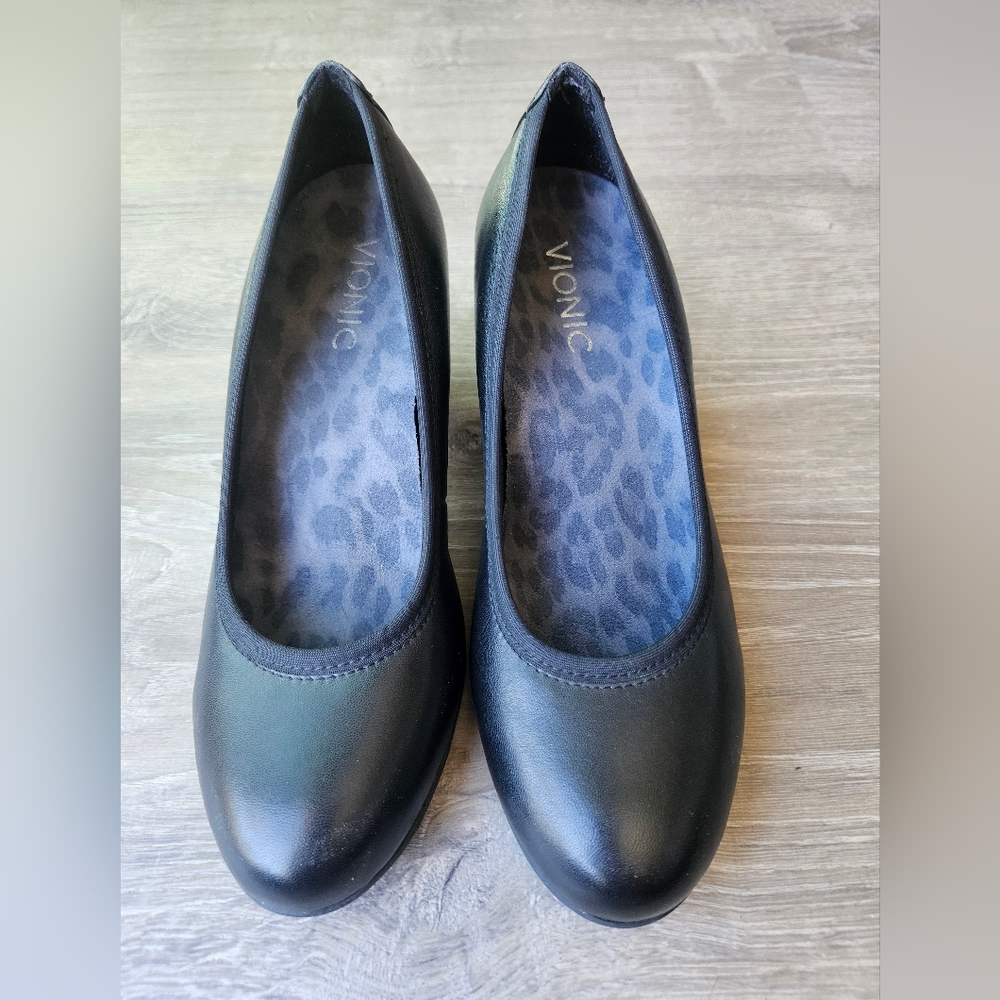 Vionic Mabrey Pumps, Size 6.5, Black